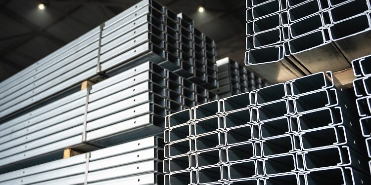 Де використовують гнутий профіль та його переваги