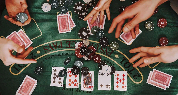 Обучение МТТ покеру в России: понятие и суть