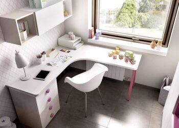 Столи для дитячої: види та поради щодо вибору, на що звернути увагу