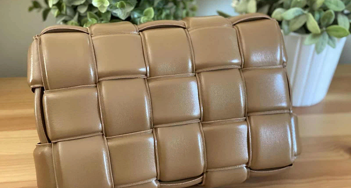 Bags from Bottega Veneta: advantages and types