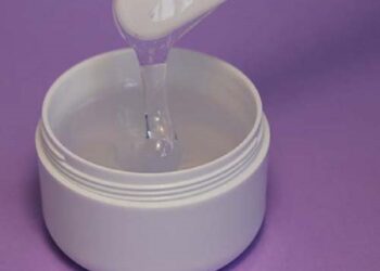 Гель для наращивания ногтей: преимущества и советы по выбору