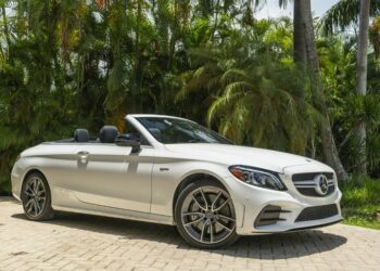 Convenience and accessibility of car rental in Larnaca: how to use the service